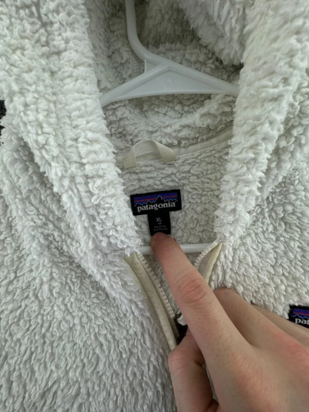 Patagonia Girls Hooded Jacket Hoodie Ivory White XL 14 W/ Logo Full Zip Soft